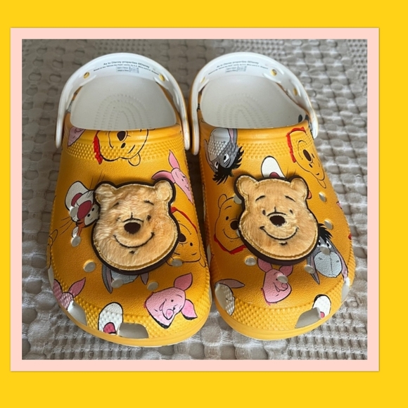 CROCS ADULT WINNIE THE POOH CLOGS - Picture 1 of 4